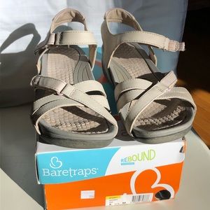 BARETRAPS Danny Sporty Sandal 8.5M.